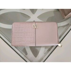 Victoria's Secret Limited Edition Zip‎ Around  Wallet Faux Leather Pink